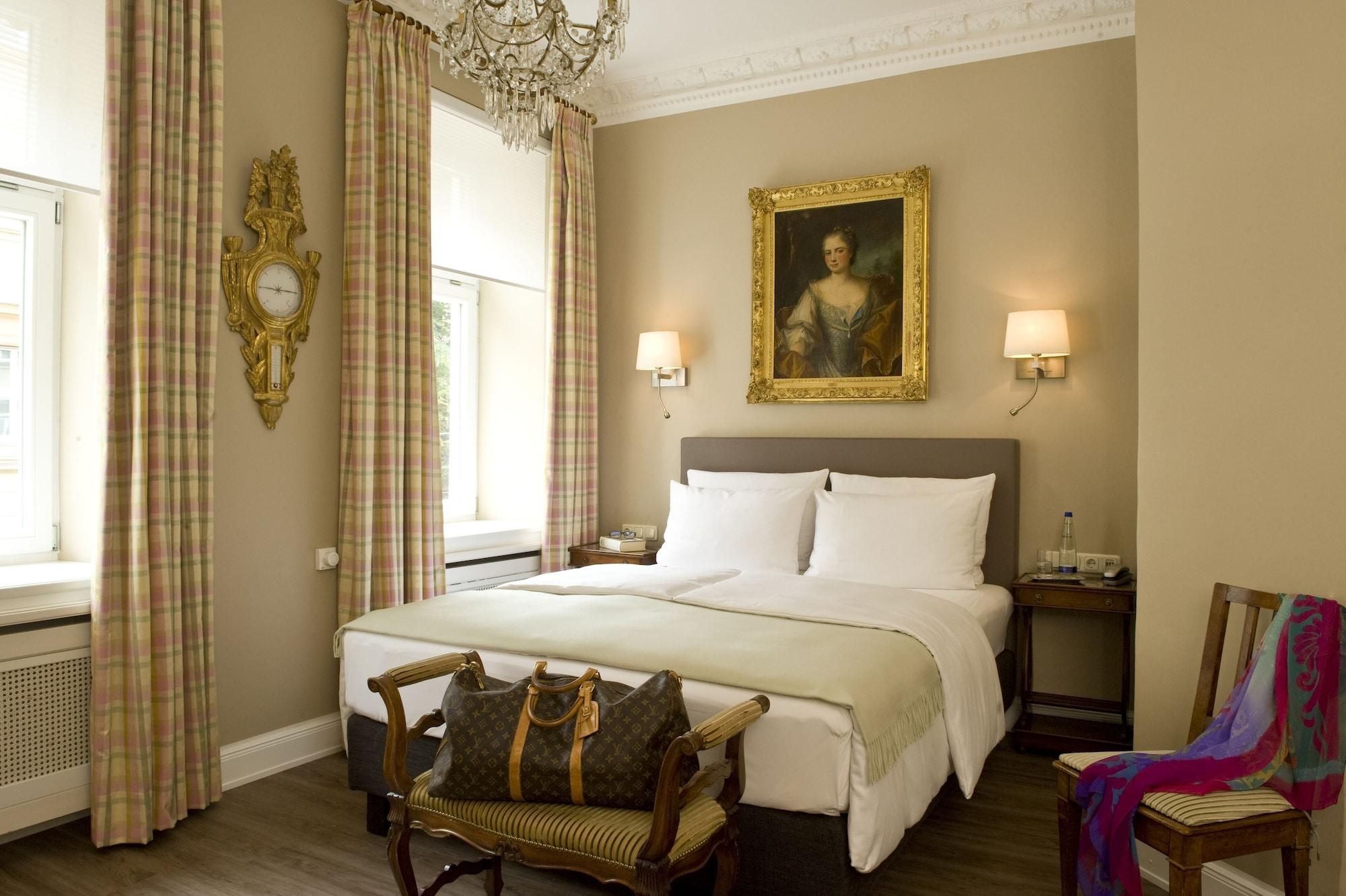 Boutique Splendid-dollmann 3* München